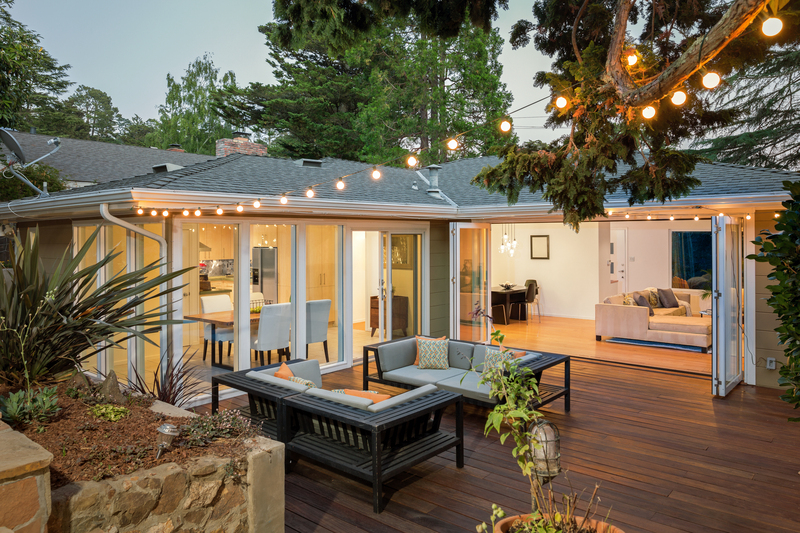 Design a Serene Outdoor Haven Using Tall-Potted Plants for Natural Privacy